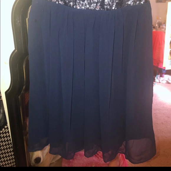 Blue sequins dress - Picture 3 of 6